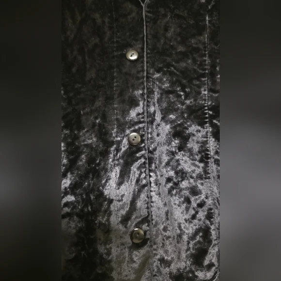 Chic Black Velvet Button Down Shirt By Rendez-Vous - Picture 7 of 8